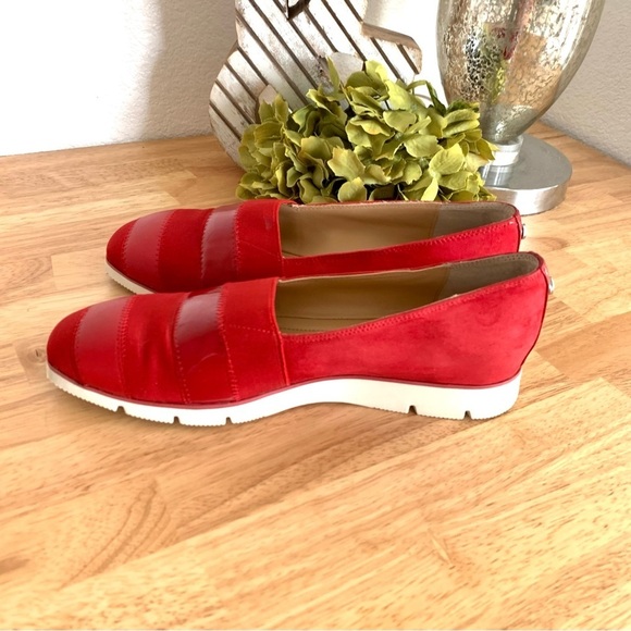 Donald J. Pliner May Women's Pull On Red Loafer Flat Size 7 - Picture 6 of 12